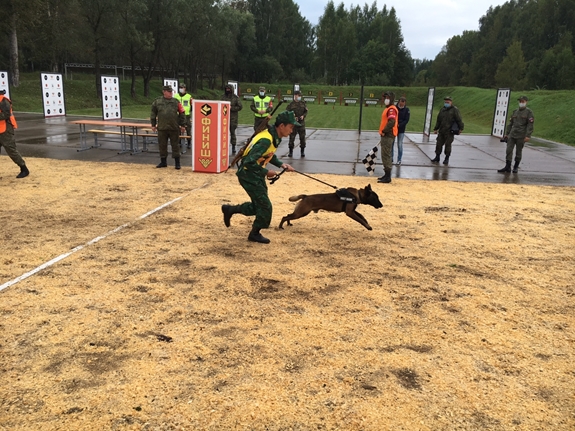 Đội tuyển Huấn luyện chó nghiệp vụ hoàn thành bài thi với kết quả đáng khích lệ